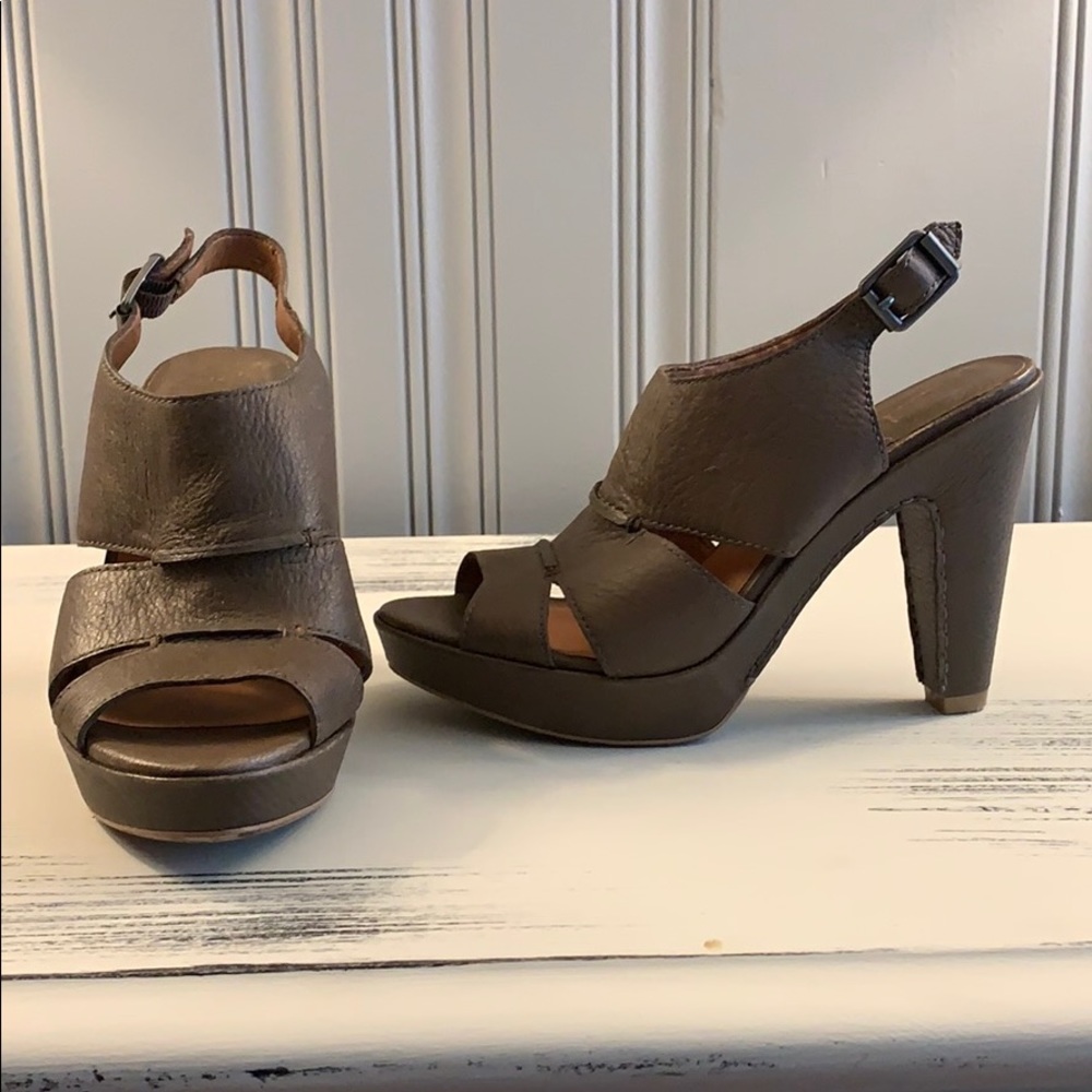Lucky Brand Platform Sandals